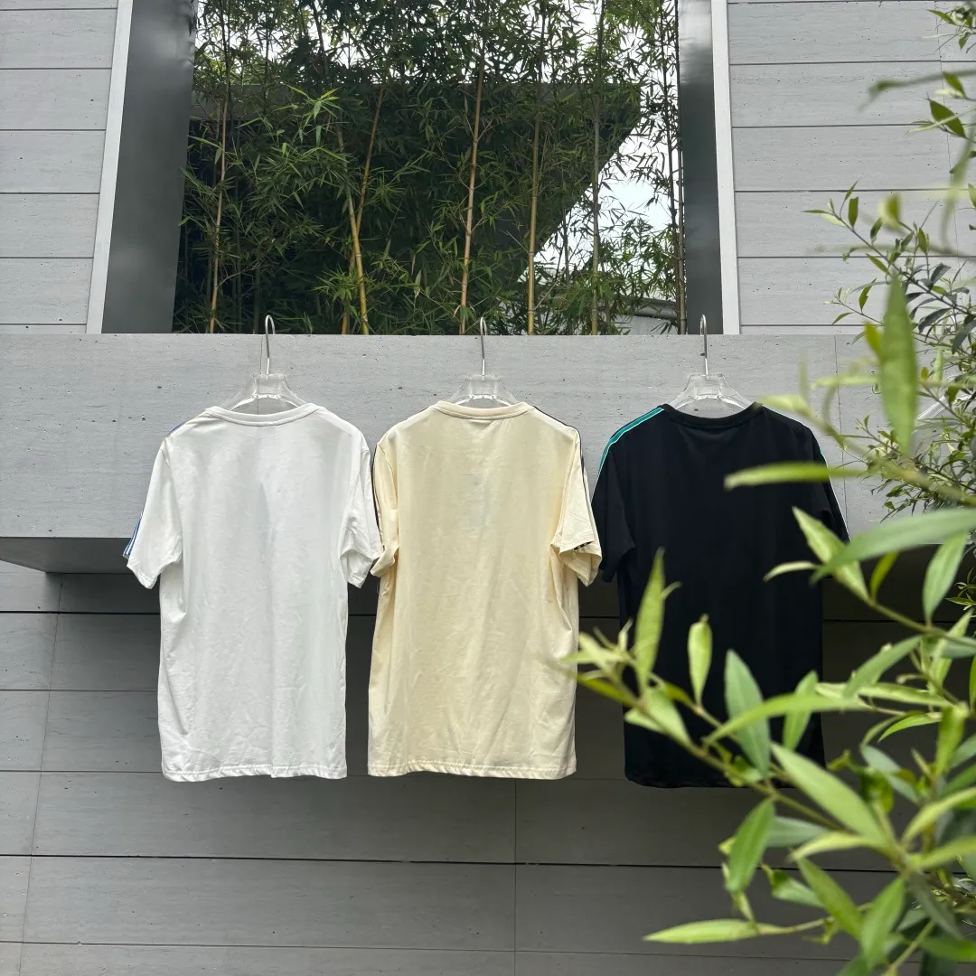 🈴𝟯Color Collection 𝟬𝟱𝟯𝟰𝟬#Exclusive real shot/difference between various stolen pictures and online version on the market [𝗔𝗗𝗜𝗗𝗔𝗦 Adidas Trefoil Joint Football Round Neck Couple Same Style Short Sleeve/𝗧 Shirt] Original order Liverpool Football Club joint Versatile is not picky. ✅Full set of 1:1 customized accessories ➕Customized three-label ➕𝗬𝘂𝗮𝗻 version hang tag ➕𝗹𝗼𝗴𝗼 packaging bag🔥 ➕Scan the tag to enter the official website. ✅Top Original version, ins Xiaohongshu Dewu Kuaishou and many bloggers wear it. ❤️Studio model 175/150 wears size L. It is loose and skin-friendly. Breathable. It is super comfortable for daily wear. The clover logo on the chest is very recognizable. 3D three-dimensional tailoring. The upper body is crisp and stylish. The version is loose. It covers the flesh and makes you slim. Perfectly modify the figure. The full set of accessories is customized in a one-to-one mold, striving for excellence. Good Quality is never just talk! Color; White Apricot Black Size; S M L XL XXL